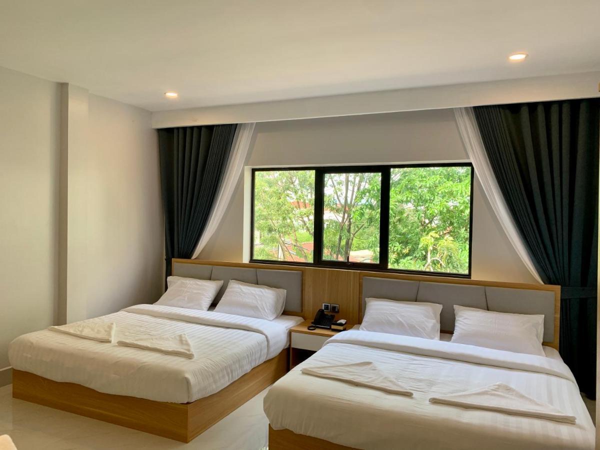 Nico'S Hotel And Skybar Siem Reap Buitenkant foto