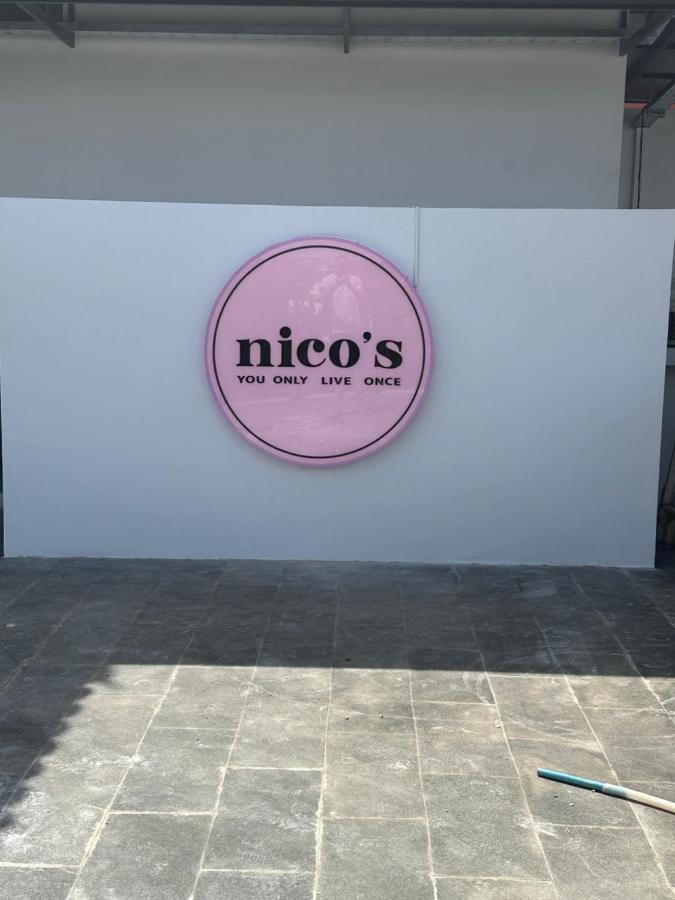Nico'S Hotel And Skybar Siem Reap Buitenkant foto