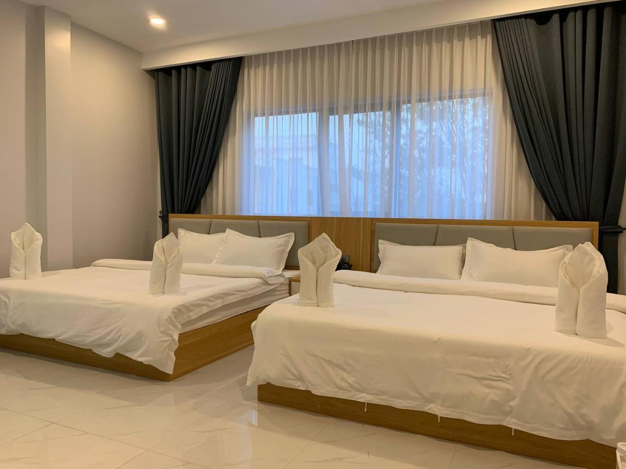Nico'S Hotel And Skybar Siem Reap Buitenkant foto