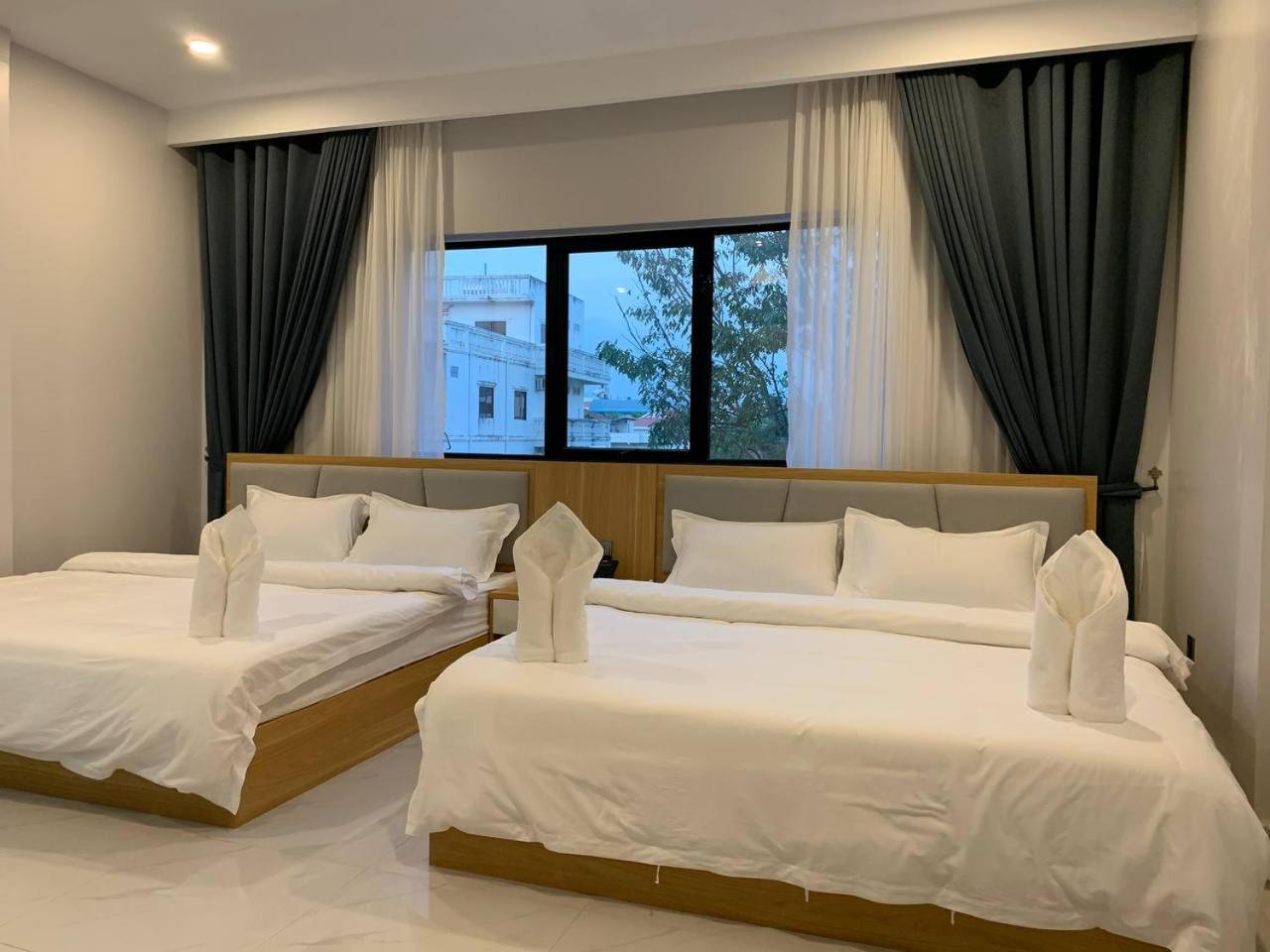 Nico'S Hotel And Skybar Siem Reap Buitenkant foto