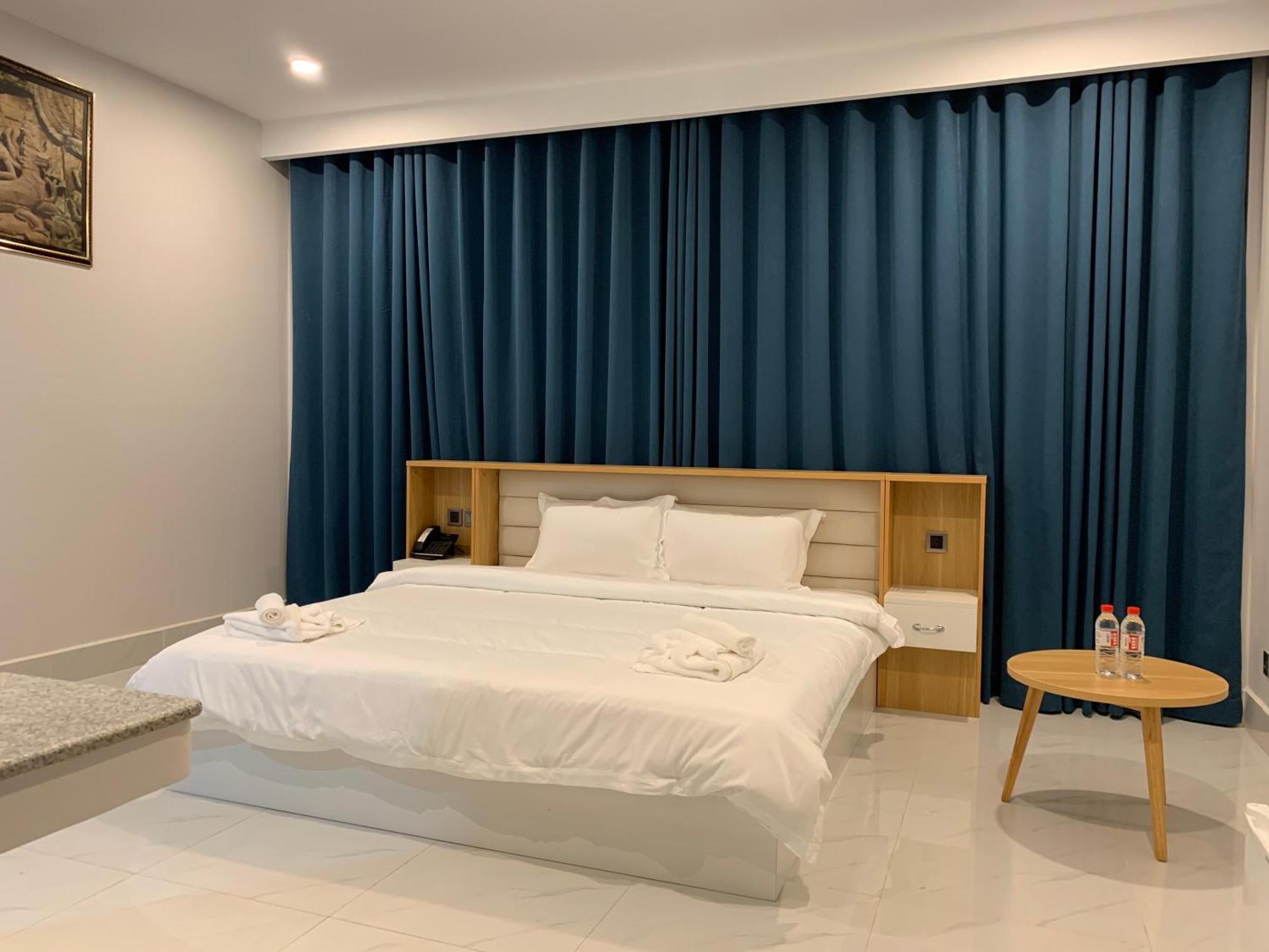 Nico'S Hotel And Skybar Siem Reap Buitenkant foto
