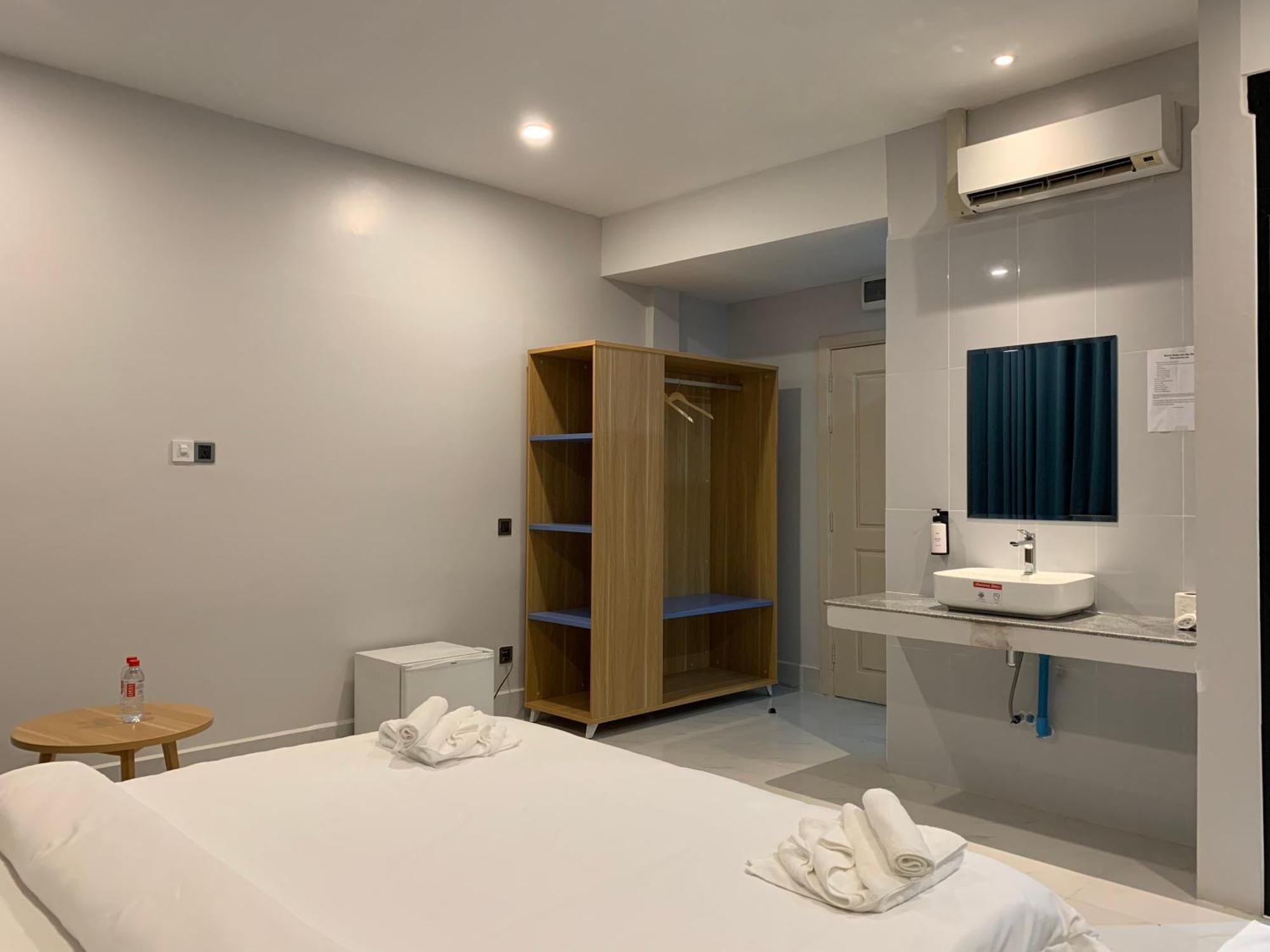 Nico'S Hotel And Skybar Siem Reap Buitenkant foto