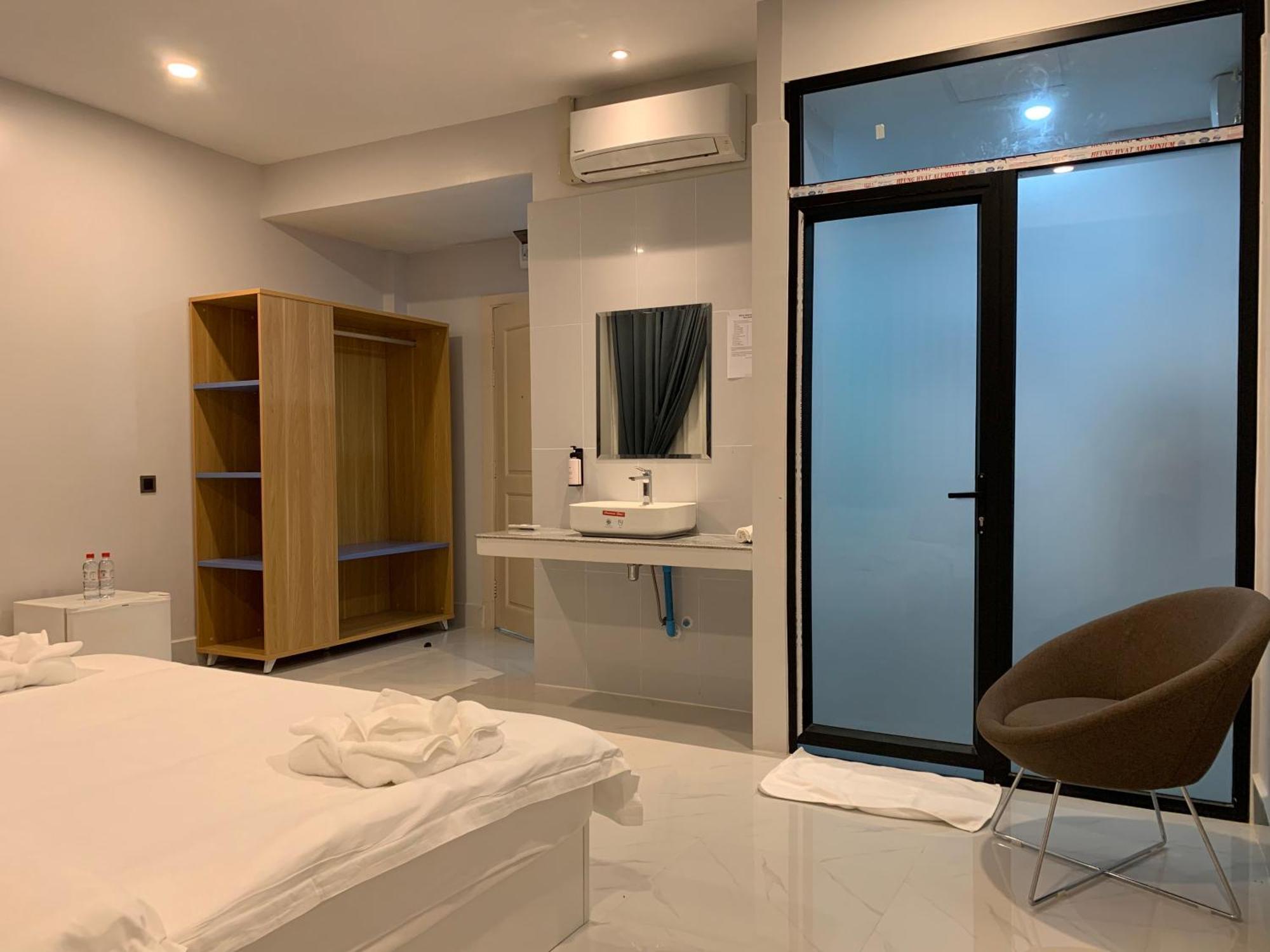 Nico'S Hotel And Skybar Siem Reap Buitenkant foto