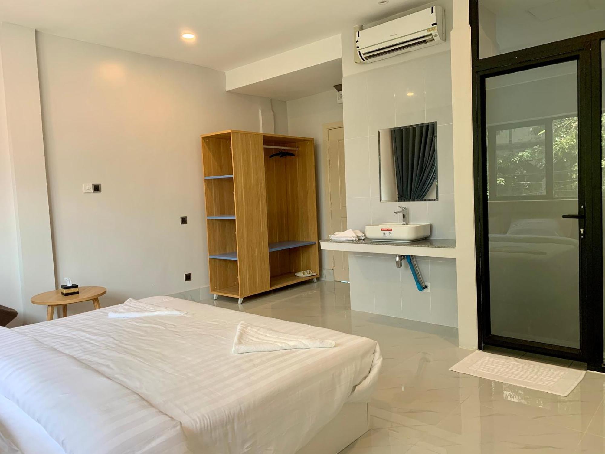 Nico'S Hotel And Skybar Siem Reap Buitenkant foto